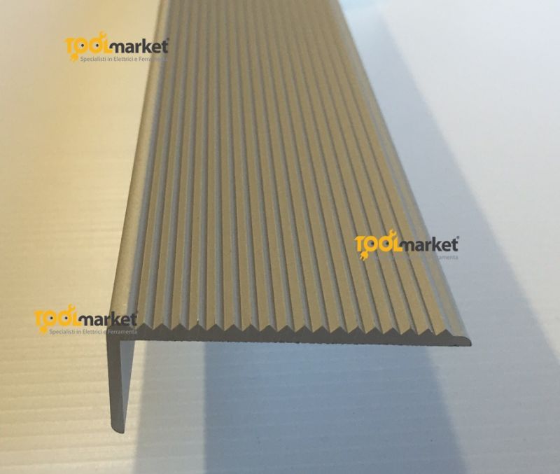 Profilo Antiscivolo Per Gradini
